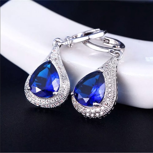 ๐NEW Sapphire & Sterling Teardrop Earrings - Picture 2 of 4